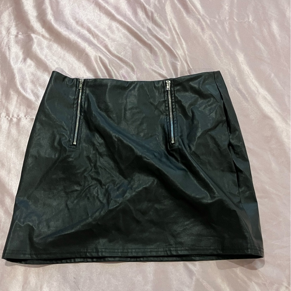 Leather skirt